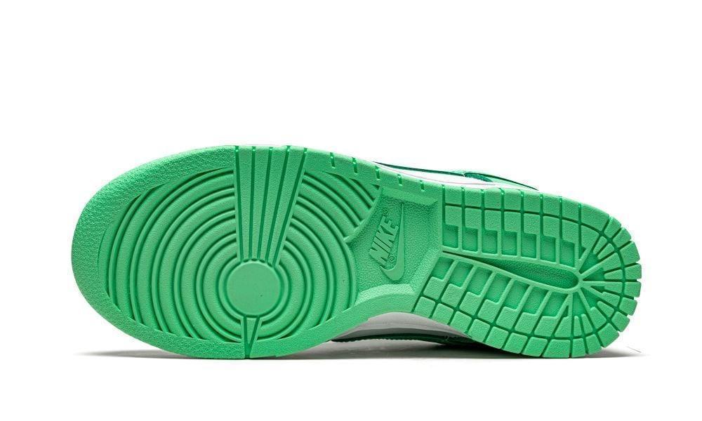 DUNK LOW WMNS"Green Glow"