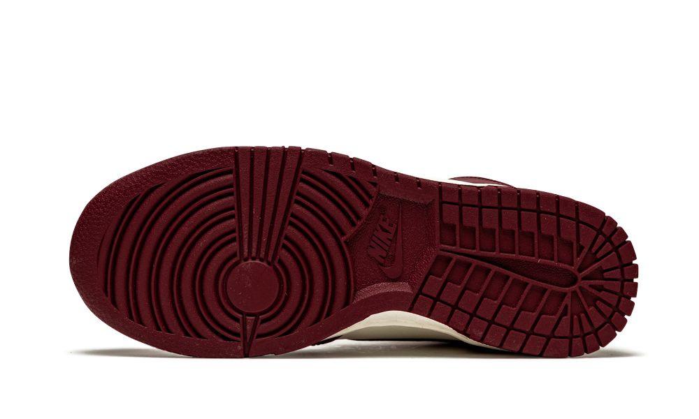 DUNK HIGH "Team Red"