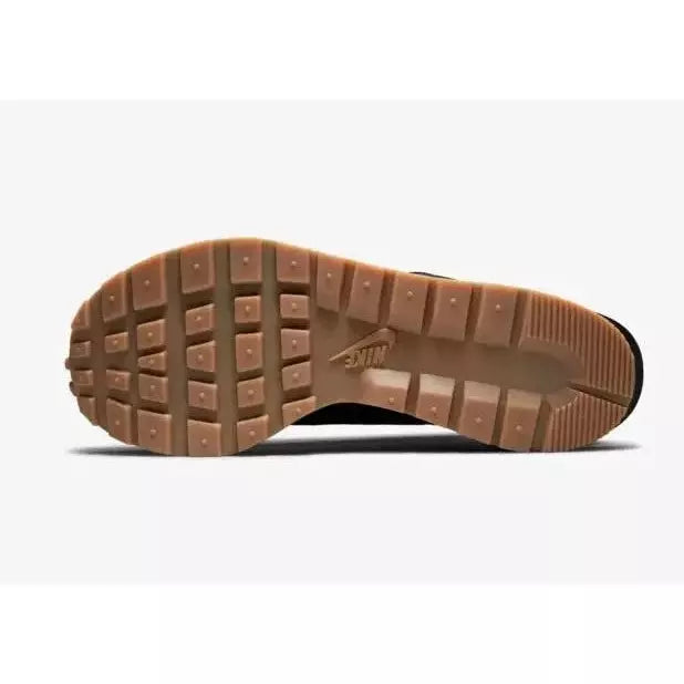 Nike Vaporwaffle Sacai  Black And Gum