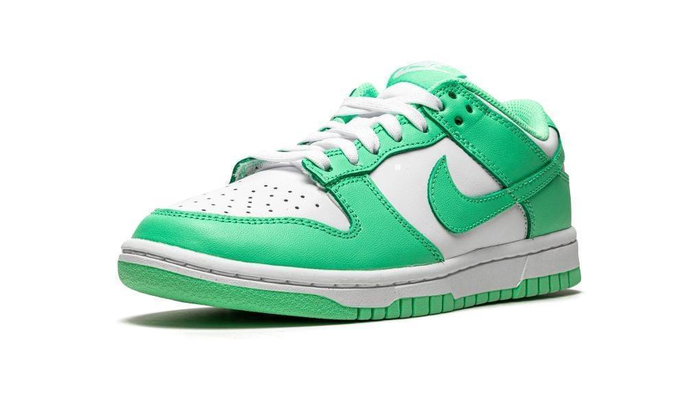 DUNK LOW WMNS"Green Glow"