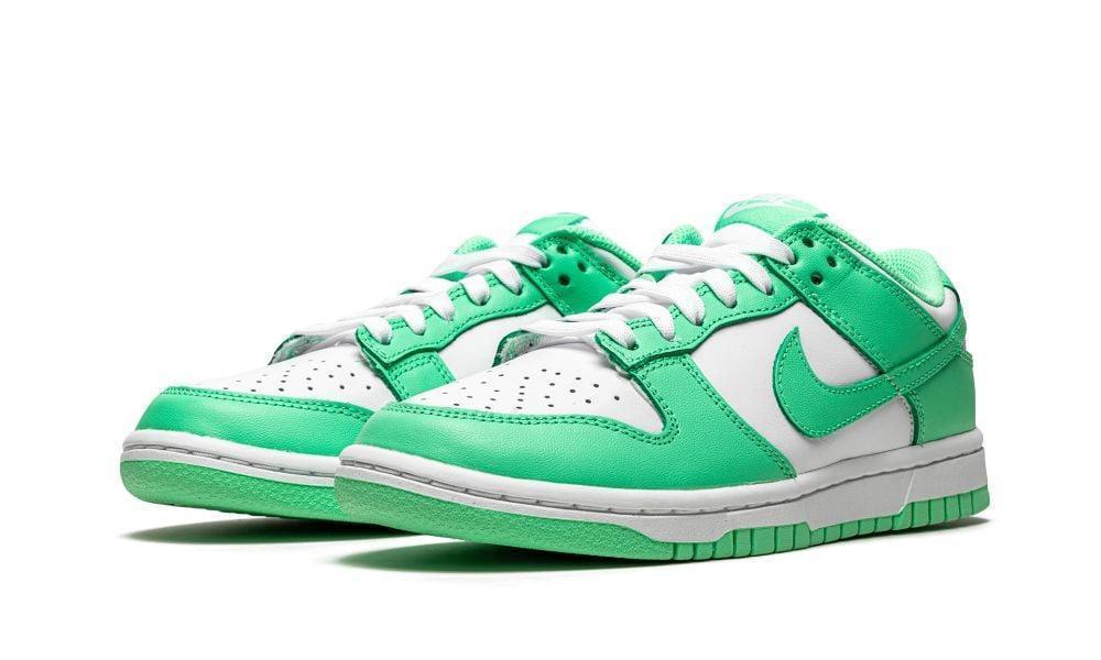 DUNK LOW WMNS"Green Glow"