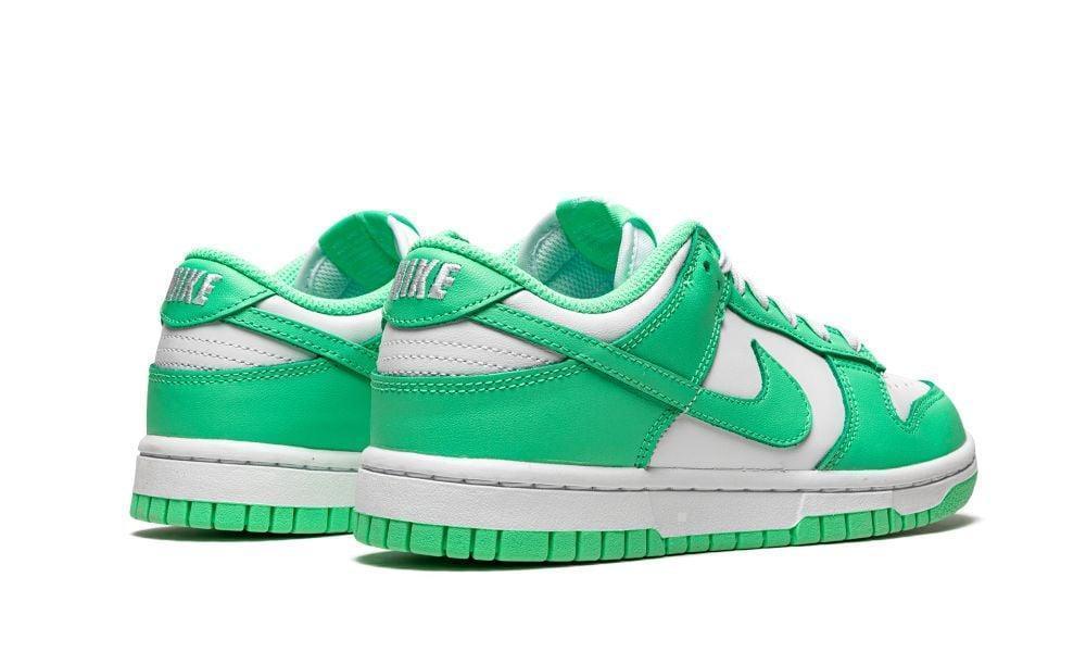DUNK LOW WMNS"Green Glow"