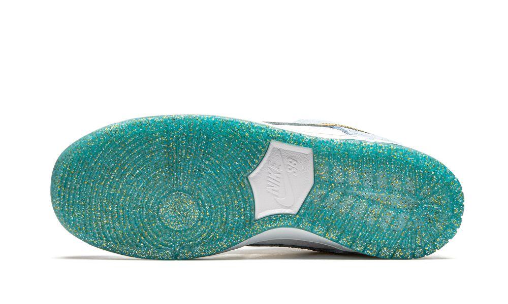 SB DUNK LOW PRO QS "Sean Cliver - Special Box"