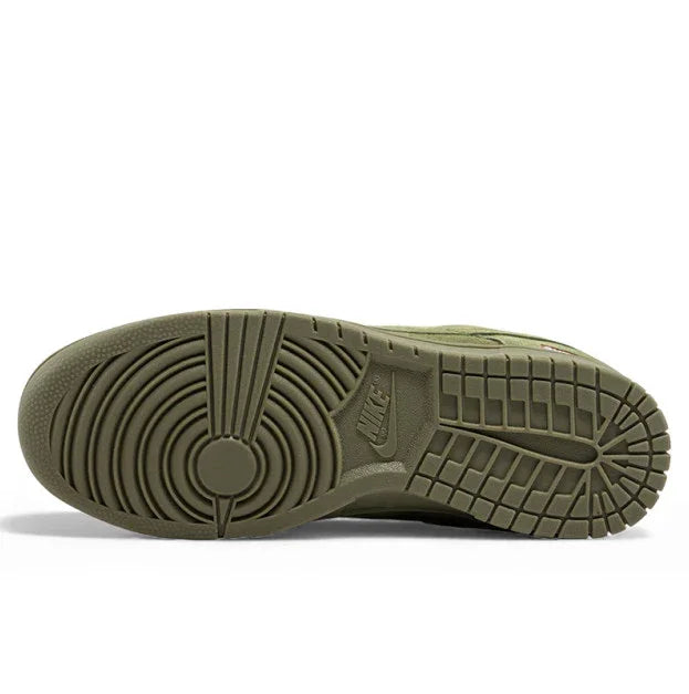Nike SB Dunk Low  Supreme "Khaki"
