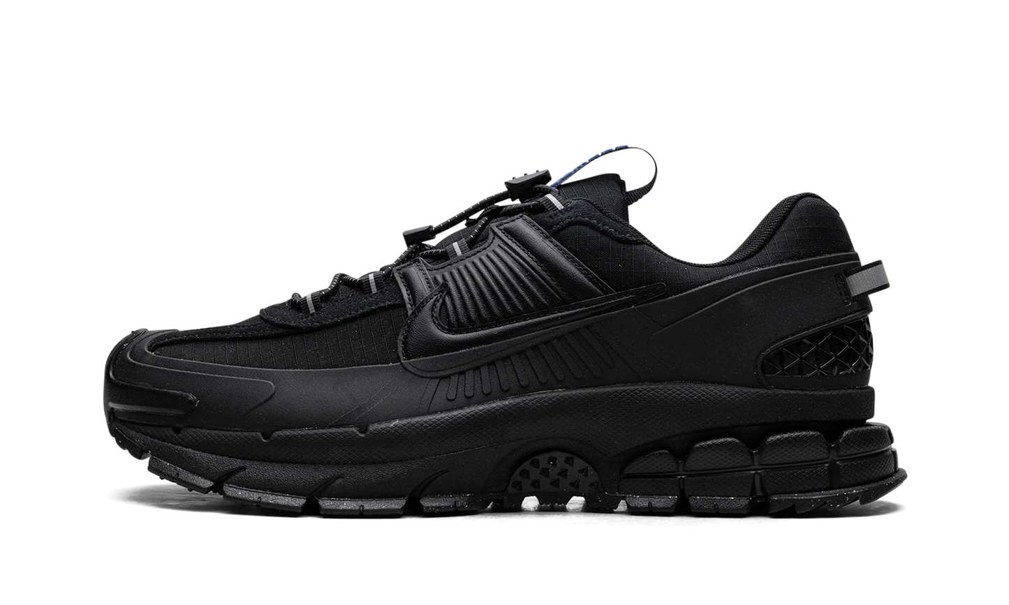 Zoom Vomero Roam "Triple Black"