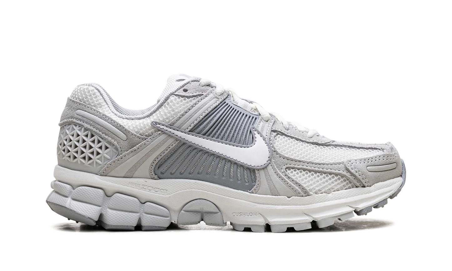 Zoom Vomero 5 WMNS
"Pure Platinum"