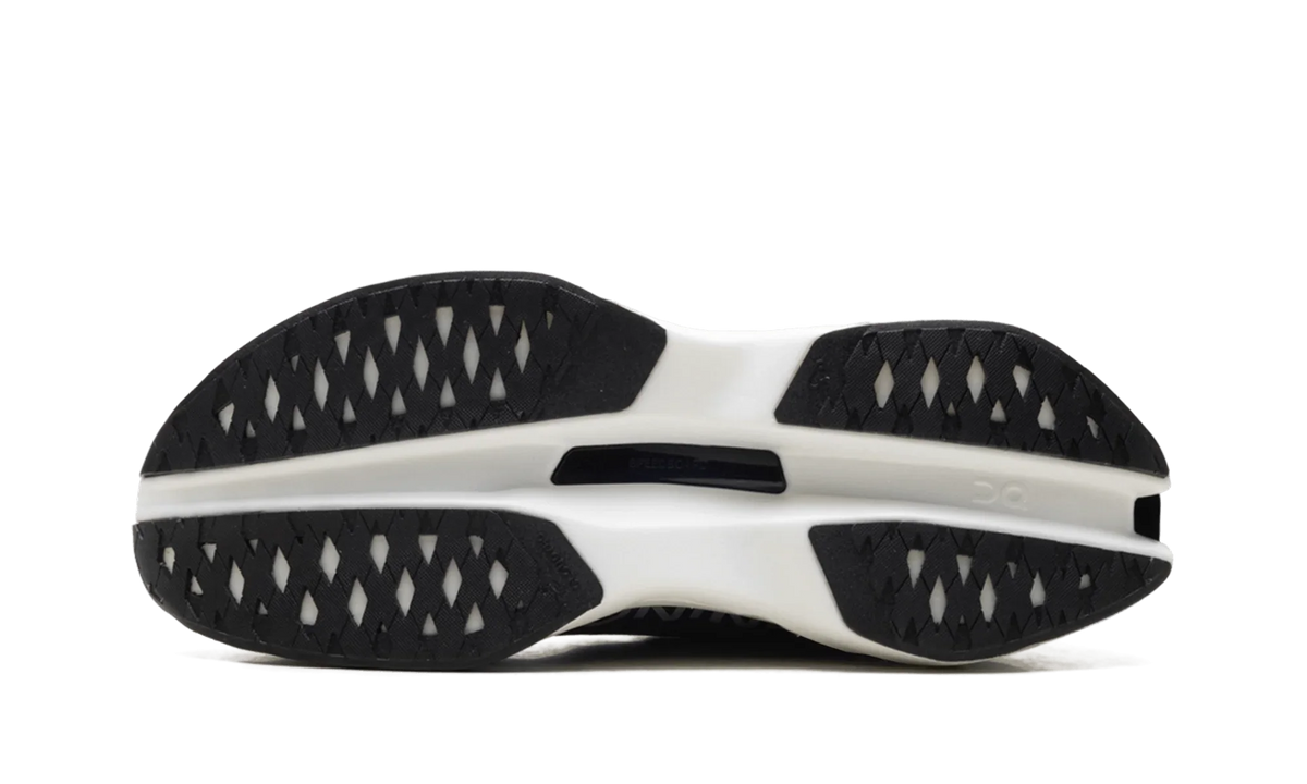 On Running Cloudboom Max "White / Black"