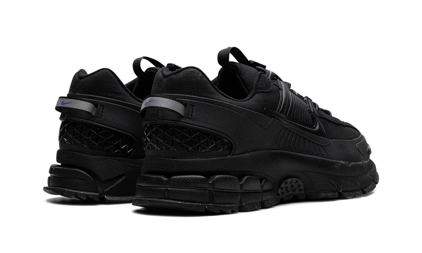 Zoom Vomero Roam "Triple Black"