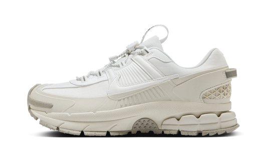 Zoom Vomero Roam "Summit White Light Bone Light Iron Ore"
