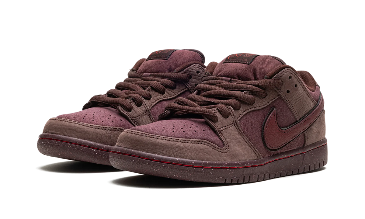 SB Dunk Low "City of Love"