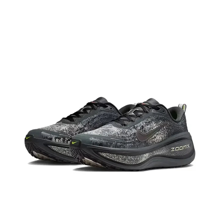 Nike Vomero Plus "Anthracite / Oatmeal"